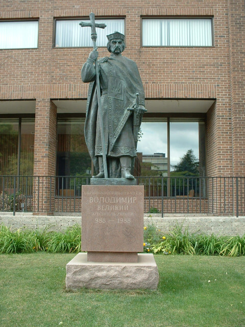 Statue 1